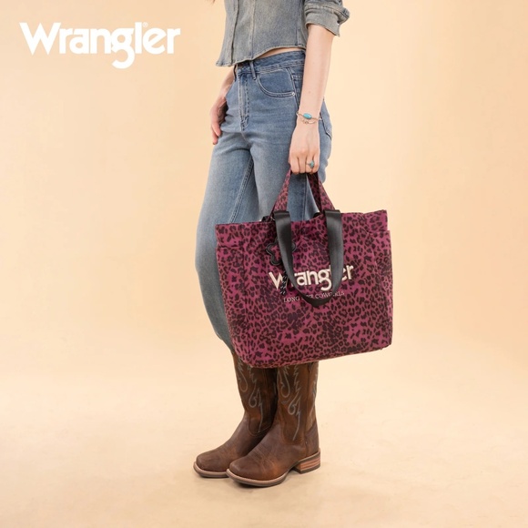 Wrangler Leopard Print Large Tote/Crossbody Purple - Picture 2 of 6